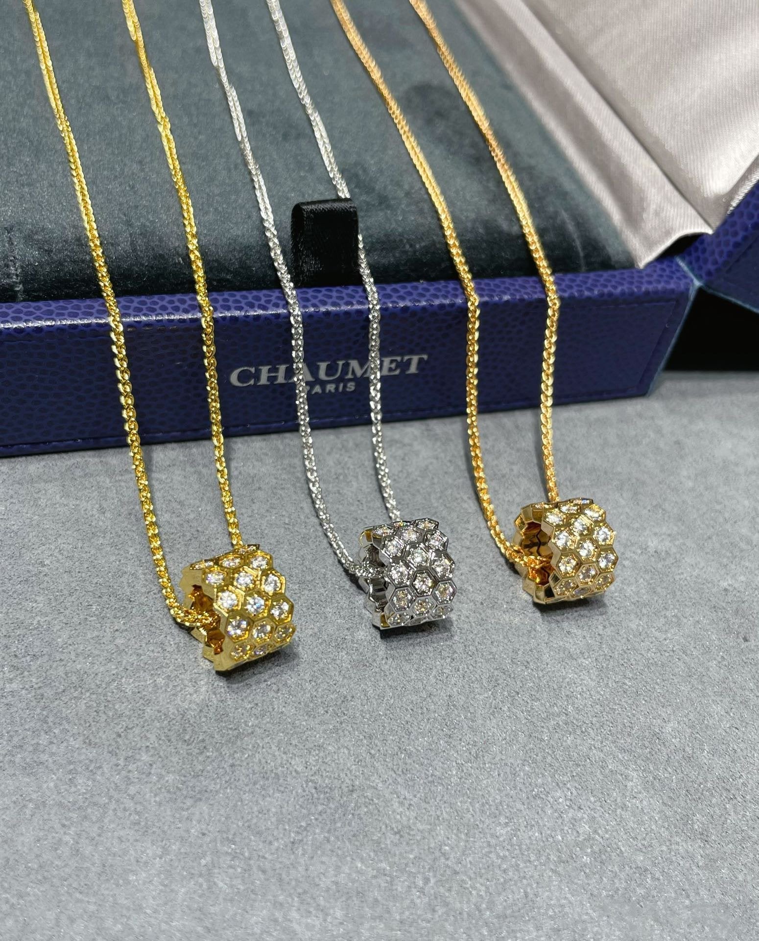 ¡®Lumi¡¯BEE LOVE DIAMOND PAVED 3 ROW NECKLACE