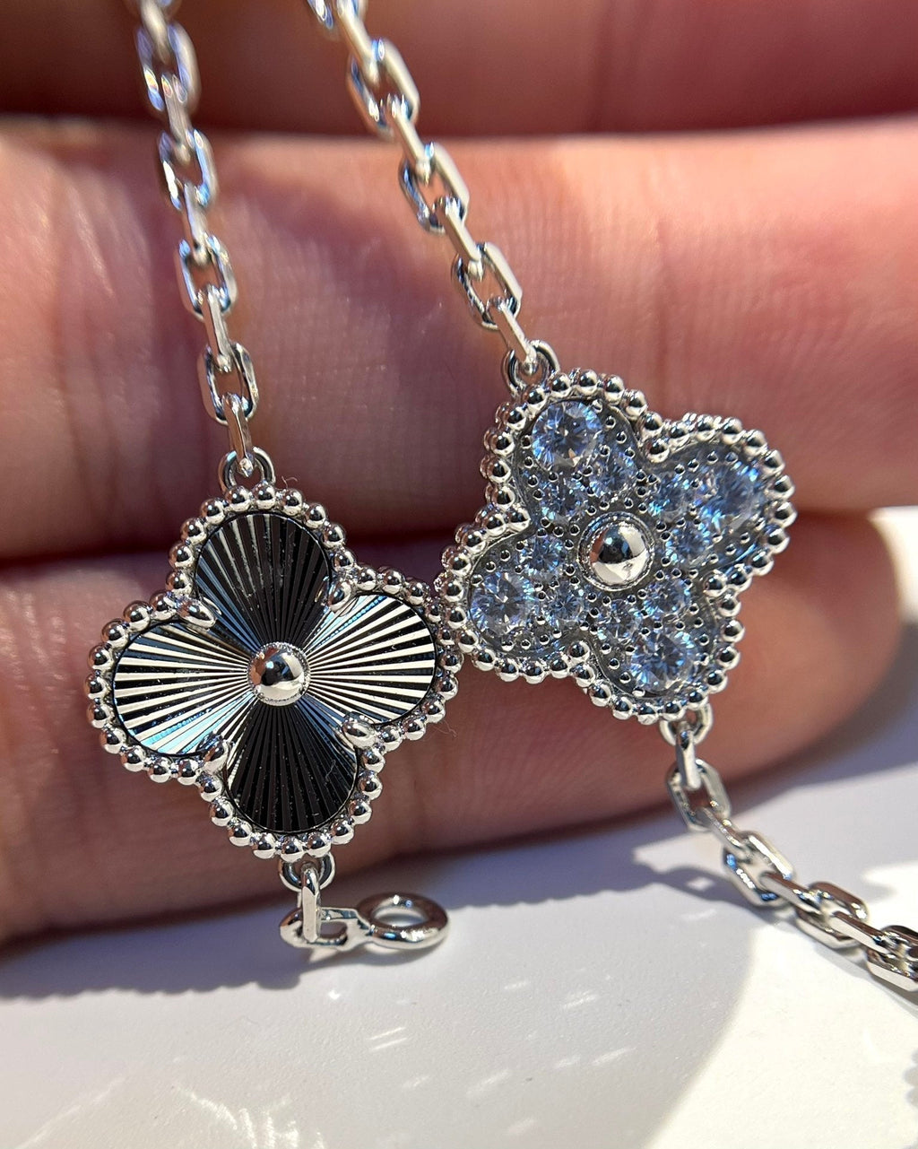 [Lumi]New  CLOVER 5 MOTIF LASER BRACELET COLLECTION