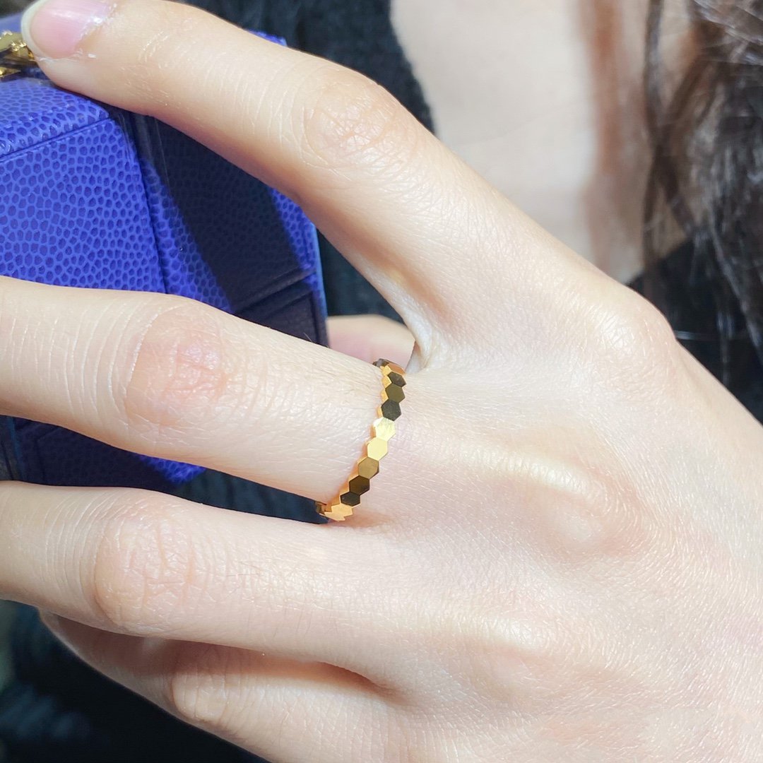 ¡®Lumi¡¯BEE LOVE SMALL RING