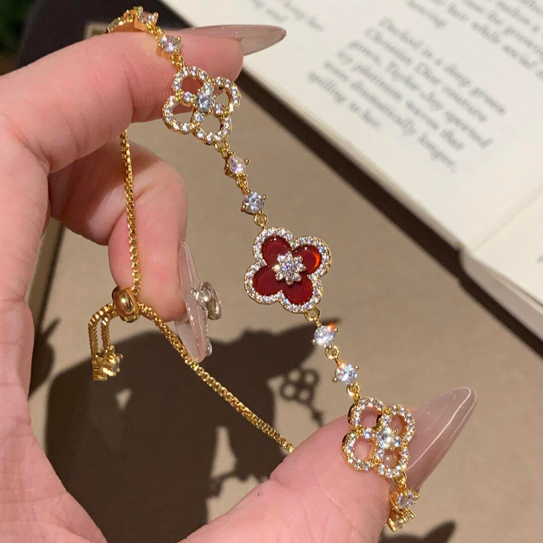 ¡®Lumi¡¯CLOVER 5 MOTIF PINK BLUE RED WHITE BRACELET