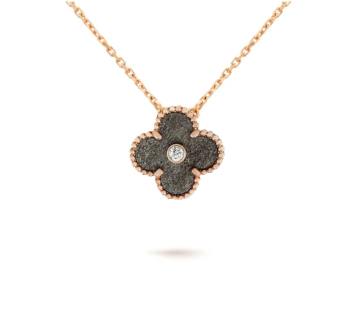¡®Lumi¡¯CHRISTMAS LIMITED EDITION NECKLACE COLLECTION