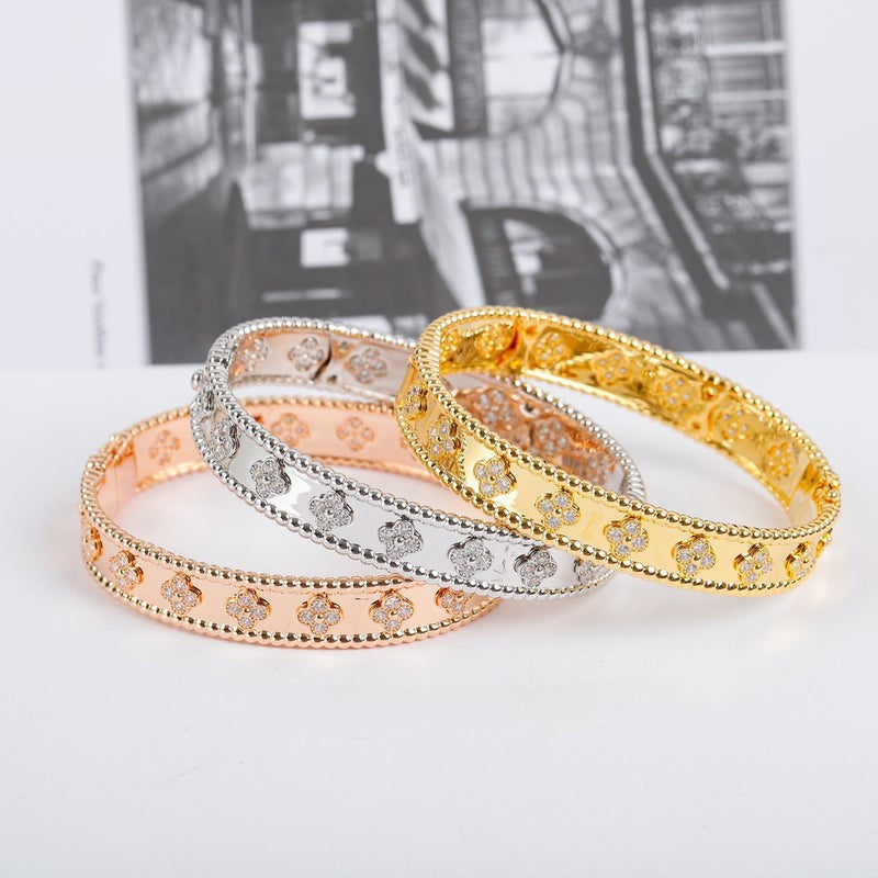 ¡®Lumi¡¯CLOVER BRACELET 8MM DIAMONDS