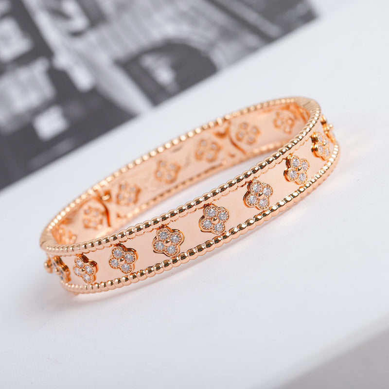 ¡®Lumi¡¯CLOVER BRACELET 8MM DIAMONDS