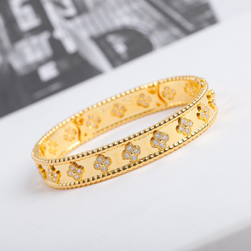 ¡®Lumi¡¯CLOVER BRACELET 8MM DIAMONDS