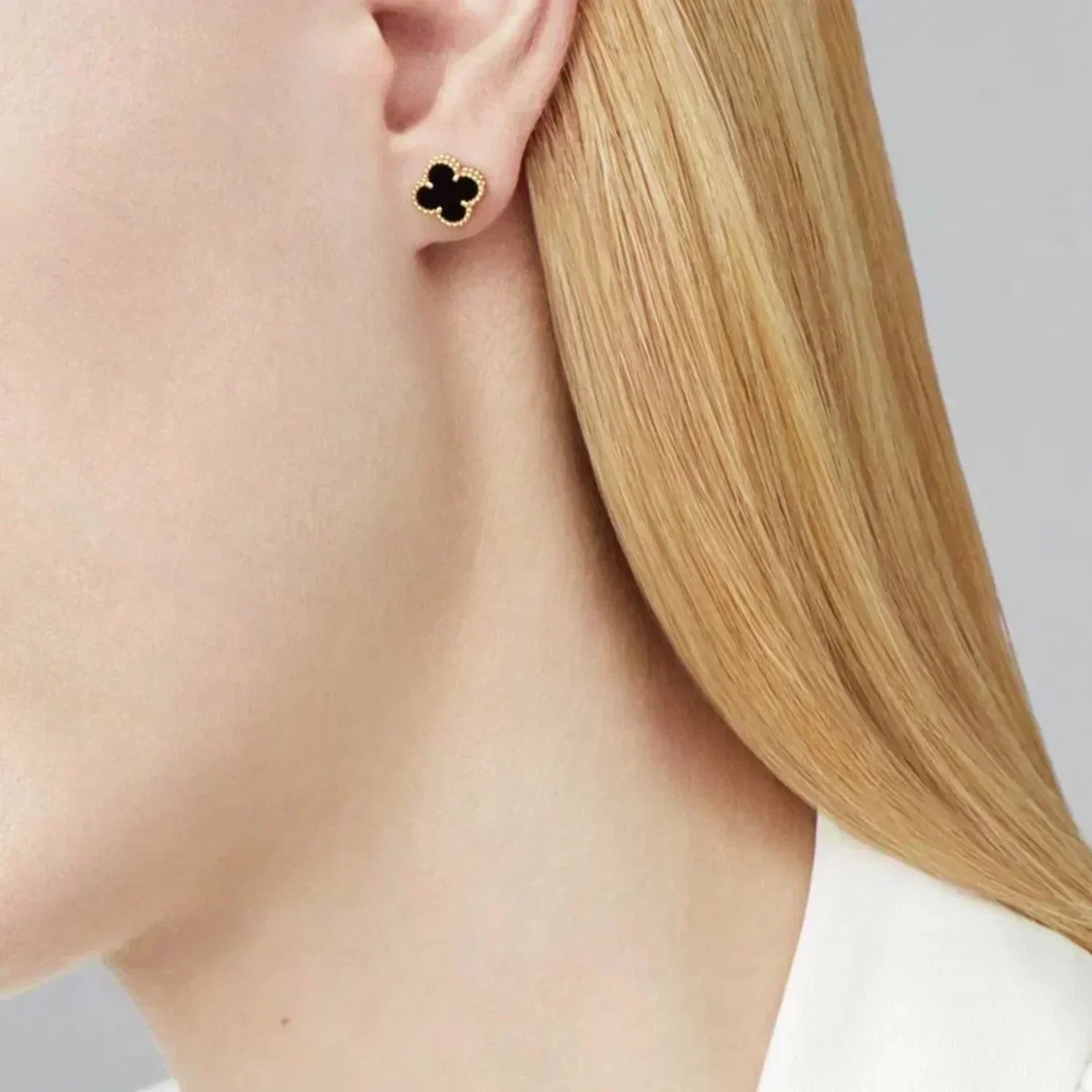 ¡®Lumi¡¯CLOVER MINI 9.5MM BLACK MOP EARRINGS