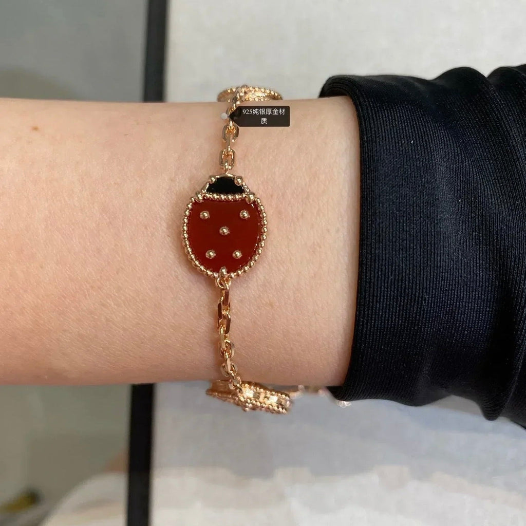¡®Lumi¡¯LUCKY SPRING 5 MOTIF BRACELET