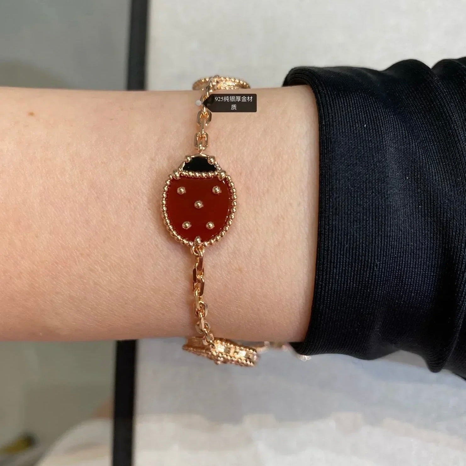 ¡®Lumi¡¯LUCKY SPRING 5 MOTIF BRACELET