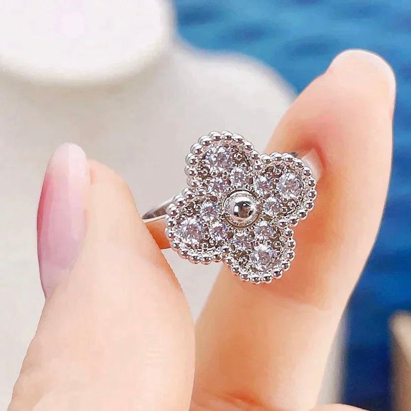 ¡®Lumi¡¯CLOVER DIAMOND RING
