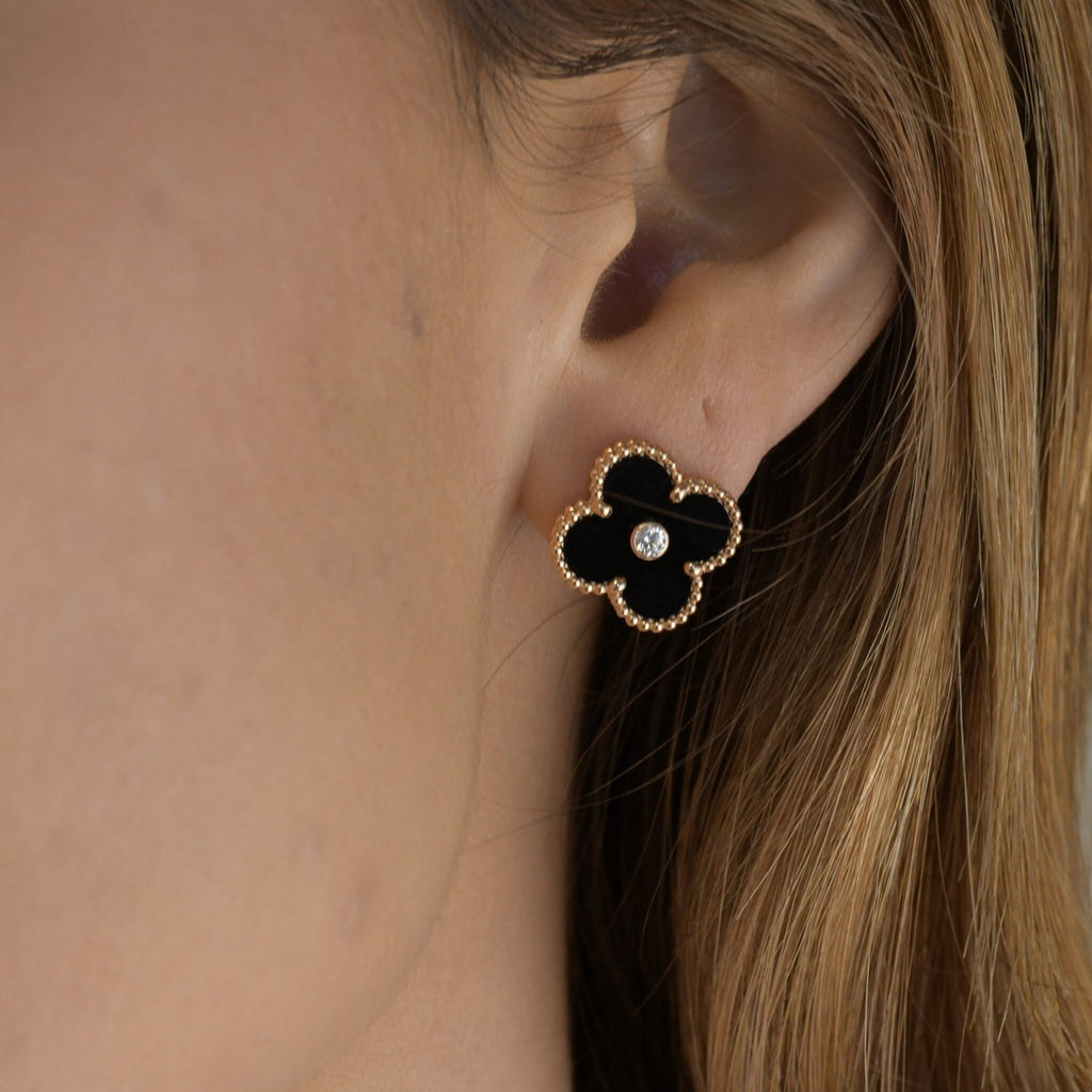 ¡®Lumi¡¯CLOVER MEDIUM 1 MOTIFS ONYX DIAMOND EARRINGS