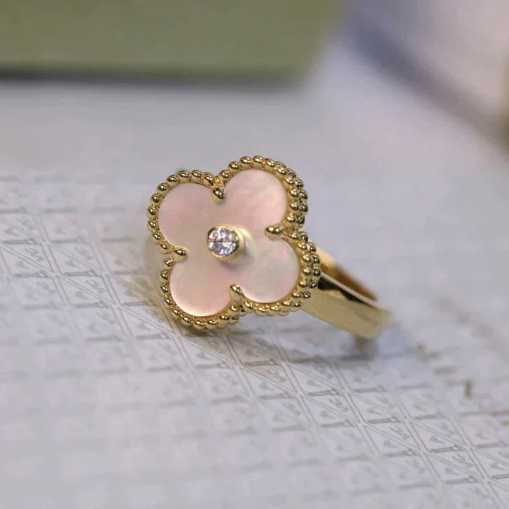 ¡®Lumi¡¯CLOVER PINK MOP RING GOLD DIAMOND