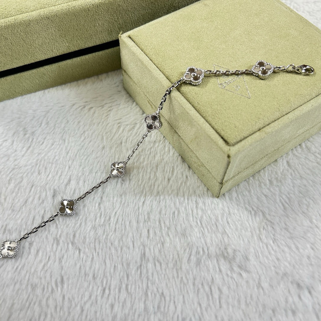 [Lumi]New CLOVER 6 MOTIF DIAMOND BRACELET