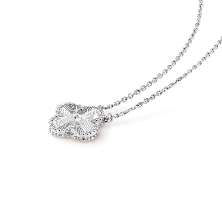¡®Lumi¡¯CLOVER 15MM LASER NECKLACE SILVER