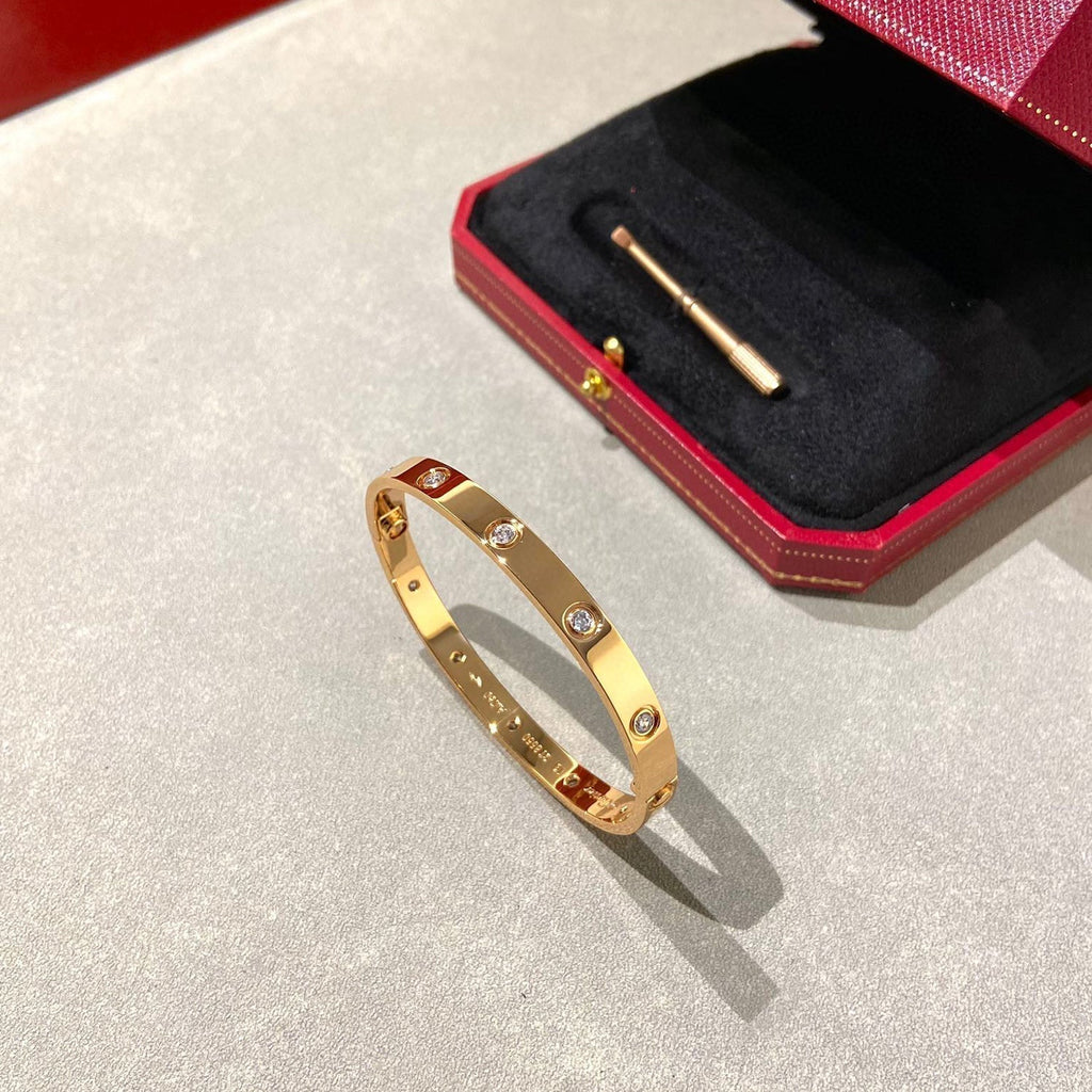 ¡®Lumi¡¯LOVE BRACELET 6.1MM 10 DIAMONDS