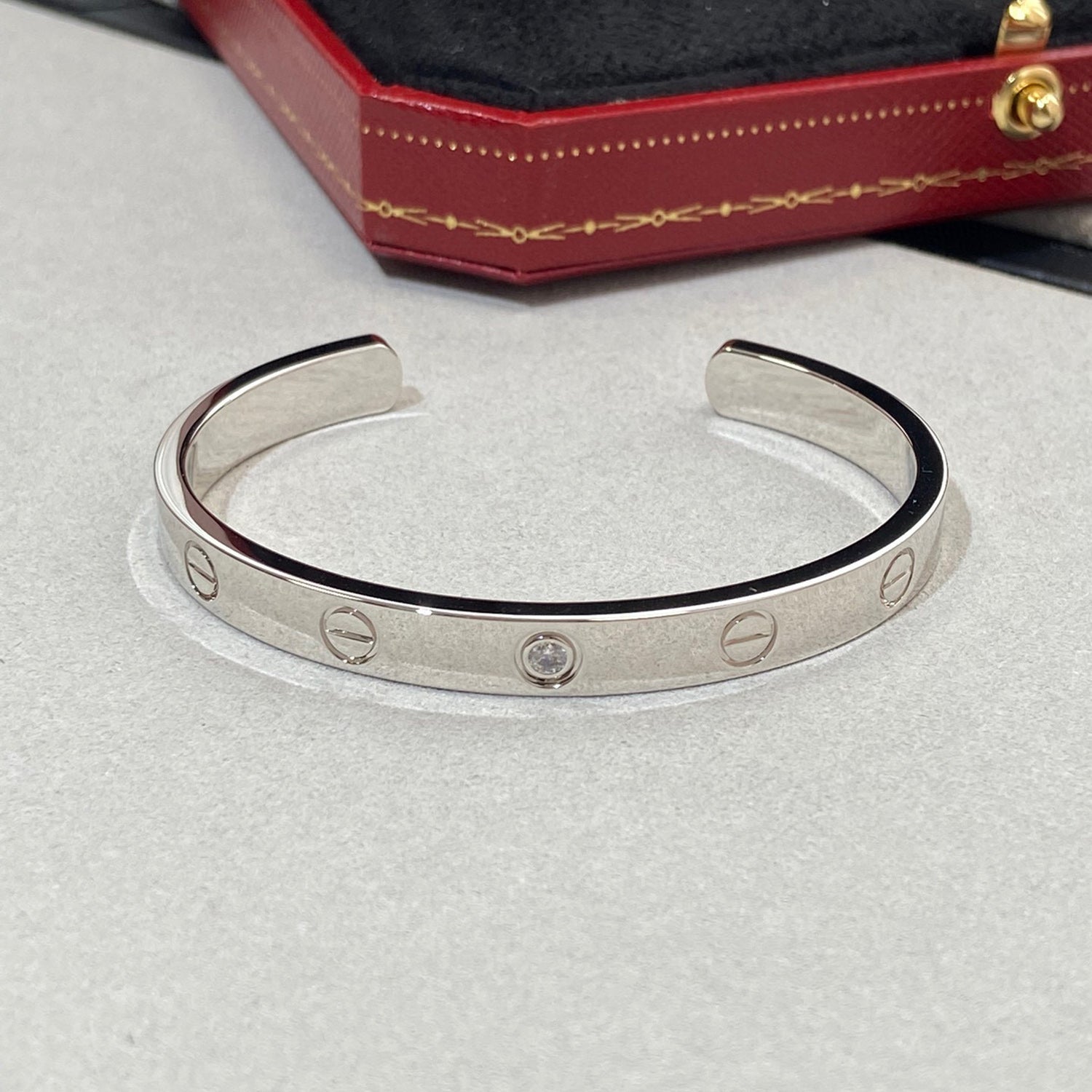 ¡®Lumi¡¯LOVE BRACELET 6.1MM 1 DIAMOND OPEN CUFF