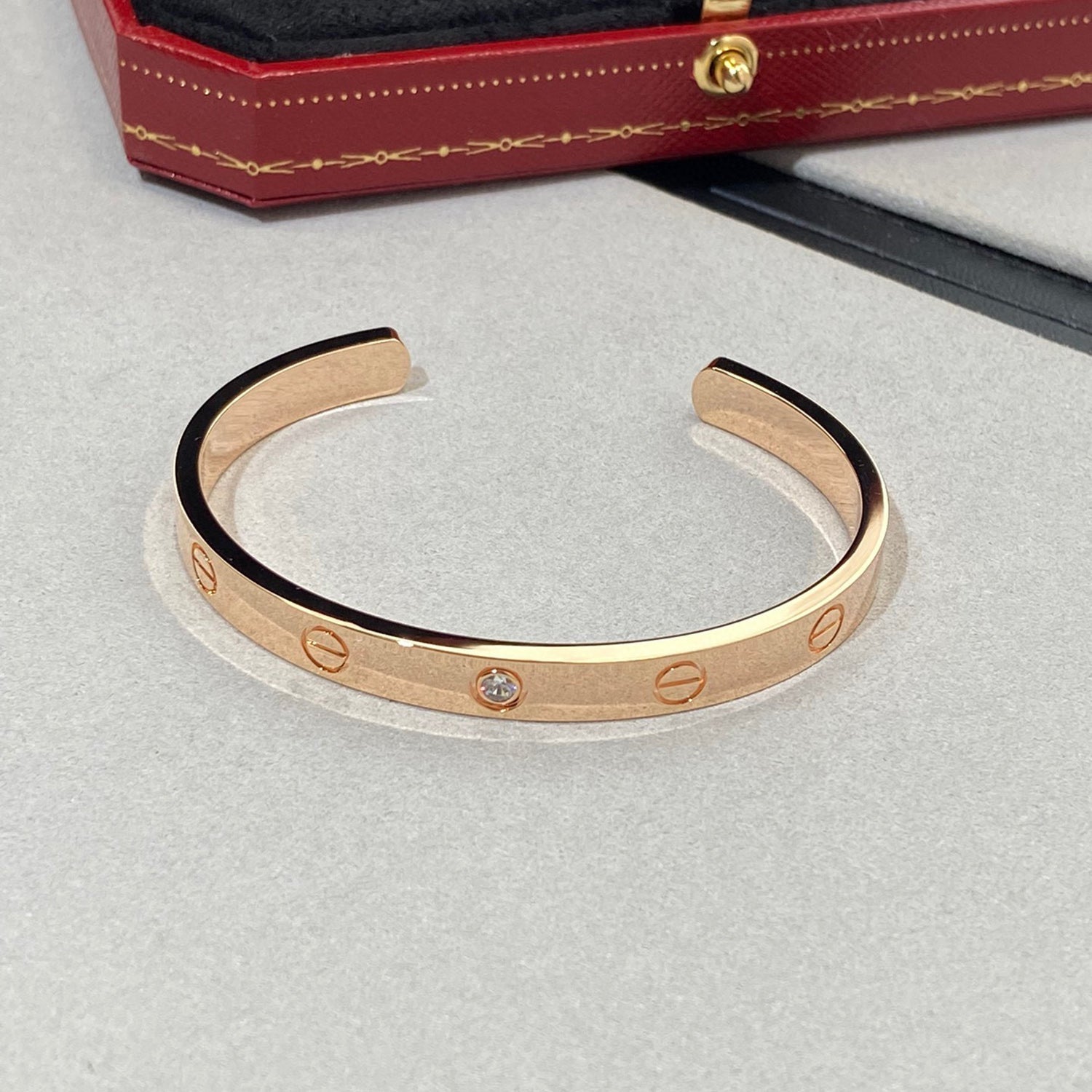 ¡®Lumi¡¯LOVE BRACELET 6.1MM 1 DIAMOND OPEN CUFF