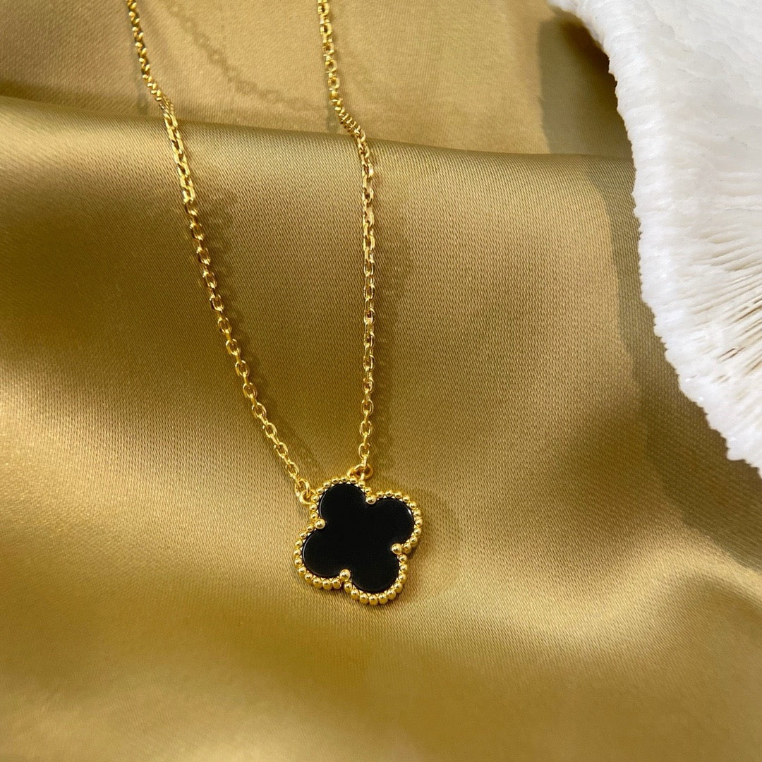 ¡®Lumi¡¯CLOVER 15MM BLACK ONYX SINGLE FLOWER NECKLACE