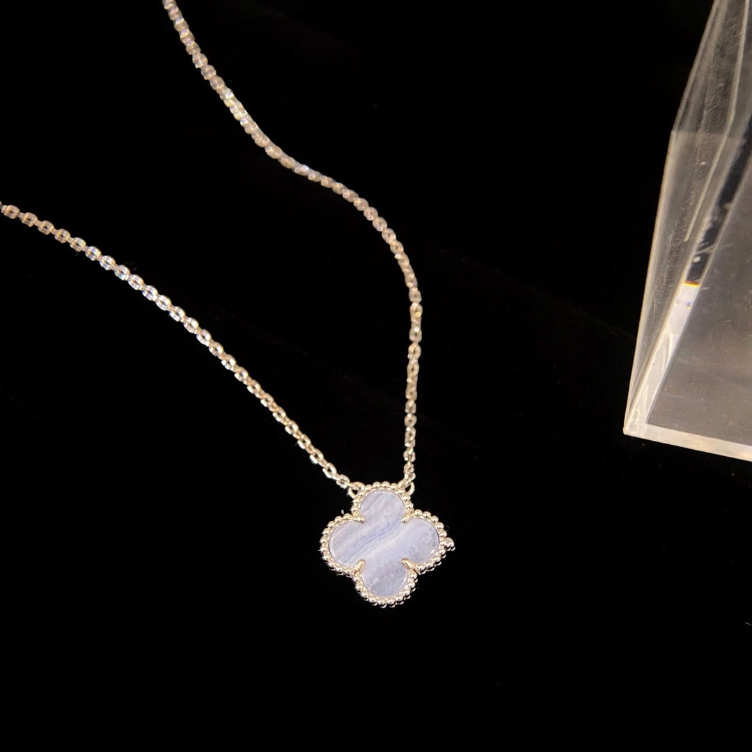 ¡®Lumi¡¯CLOVER 15MM BLUE CHALCEDONY NECKLACE SILVER