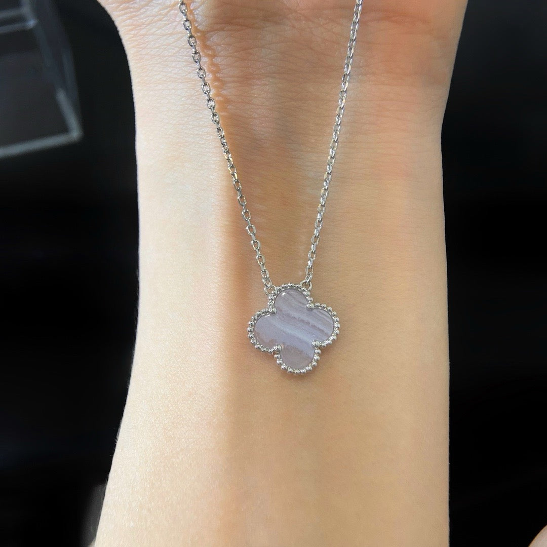¡®Lumi¡¯CLOVER 15MM BLUE CHALCEDONY NECKLACE SILVER