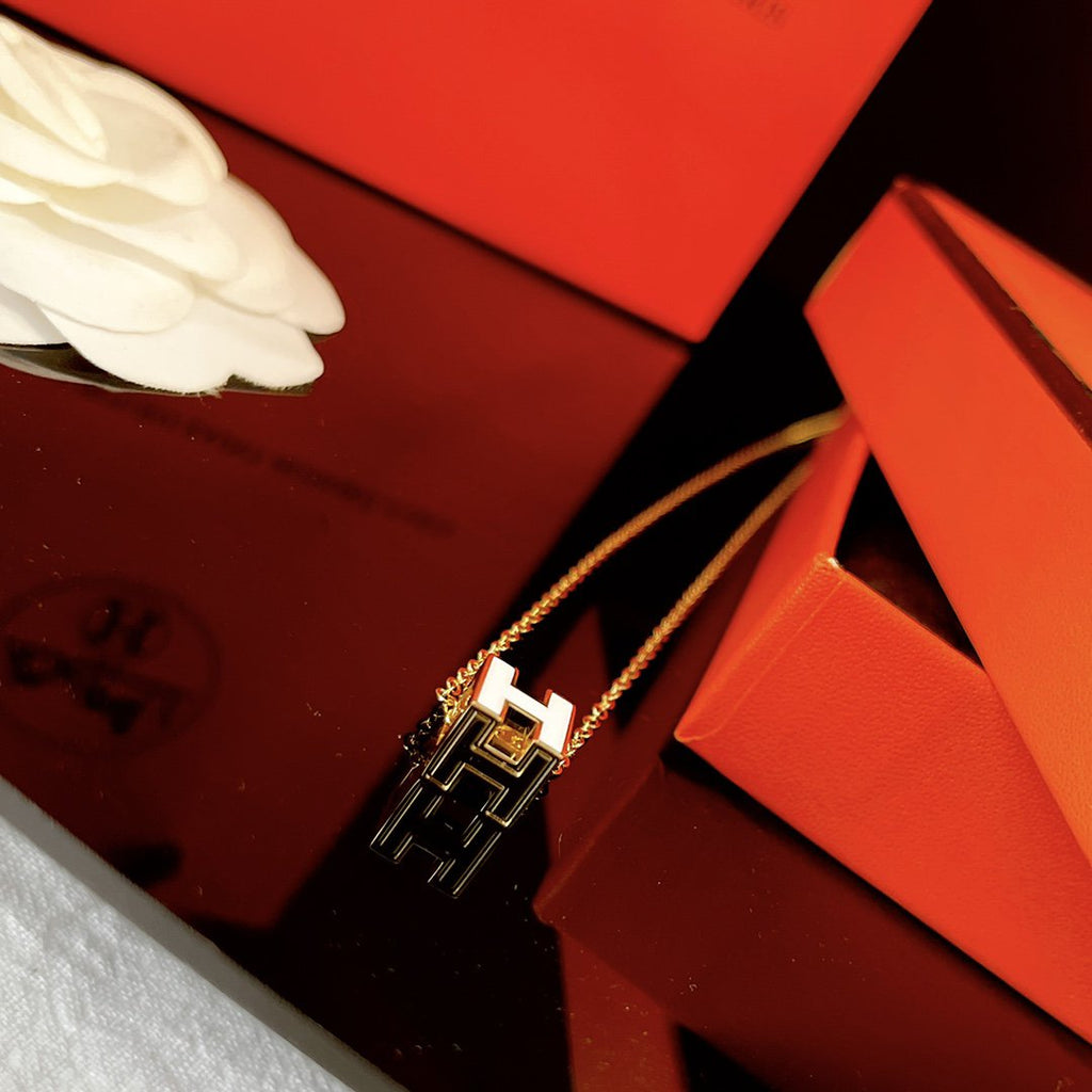 ¡®Lumi¡¯H WHITE SQUARE GOLD NECKLACE