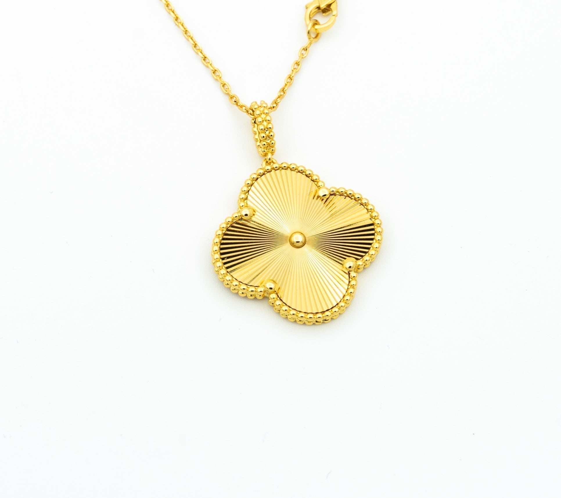 ¡®Lumi¡¯CLOVER 25MM PEDANT NECKLACE GOLD
