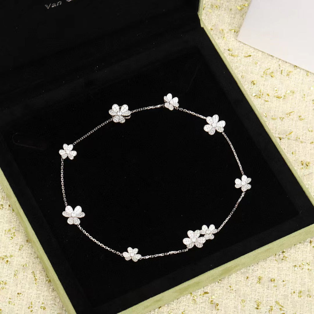 ¡®Lumi¡¯FRIVOLE SILVER 9 FLOWERS NECKLACE