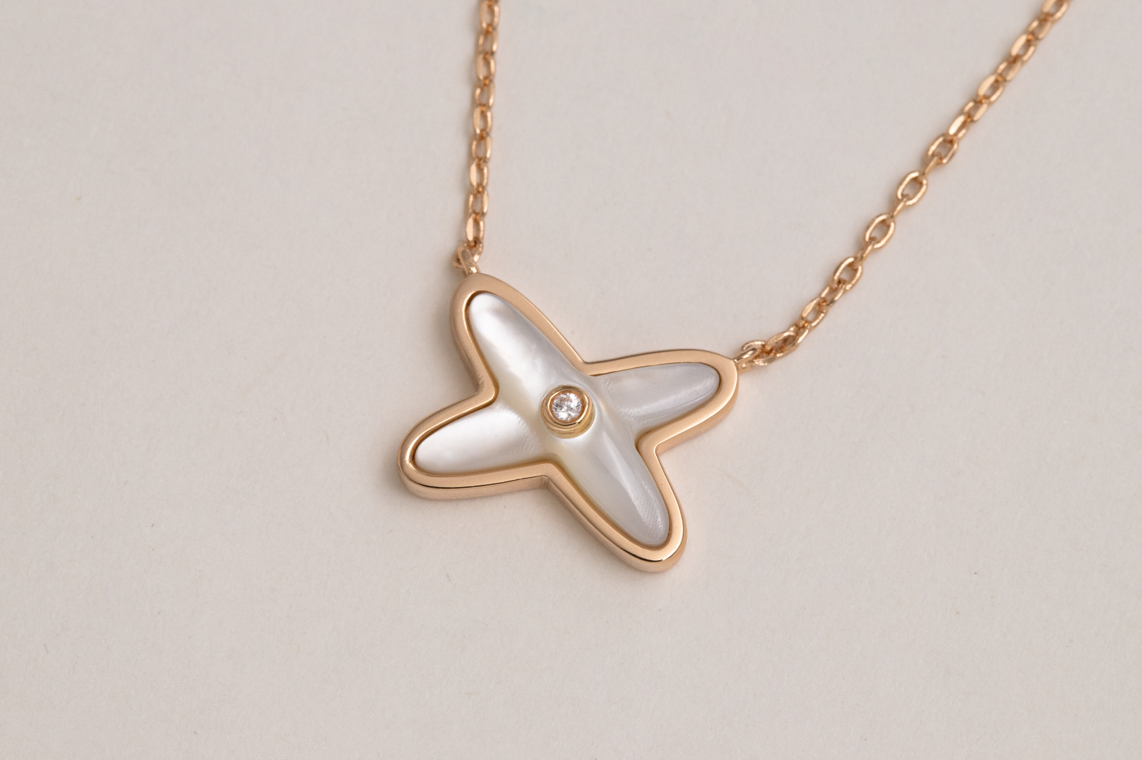 ¡®Lumi¡¯JEUX DE NECKLACE 1 DIAMOND
