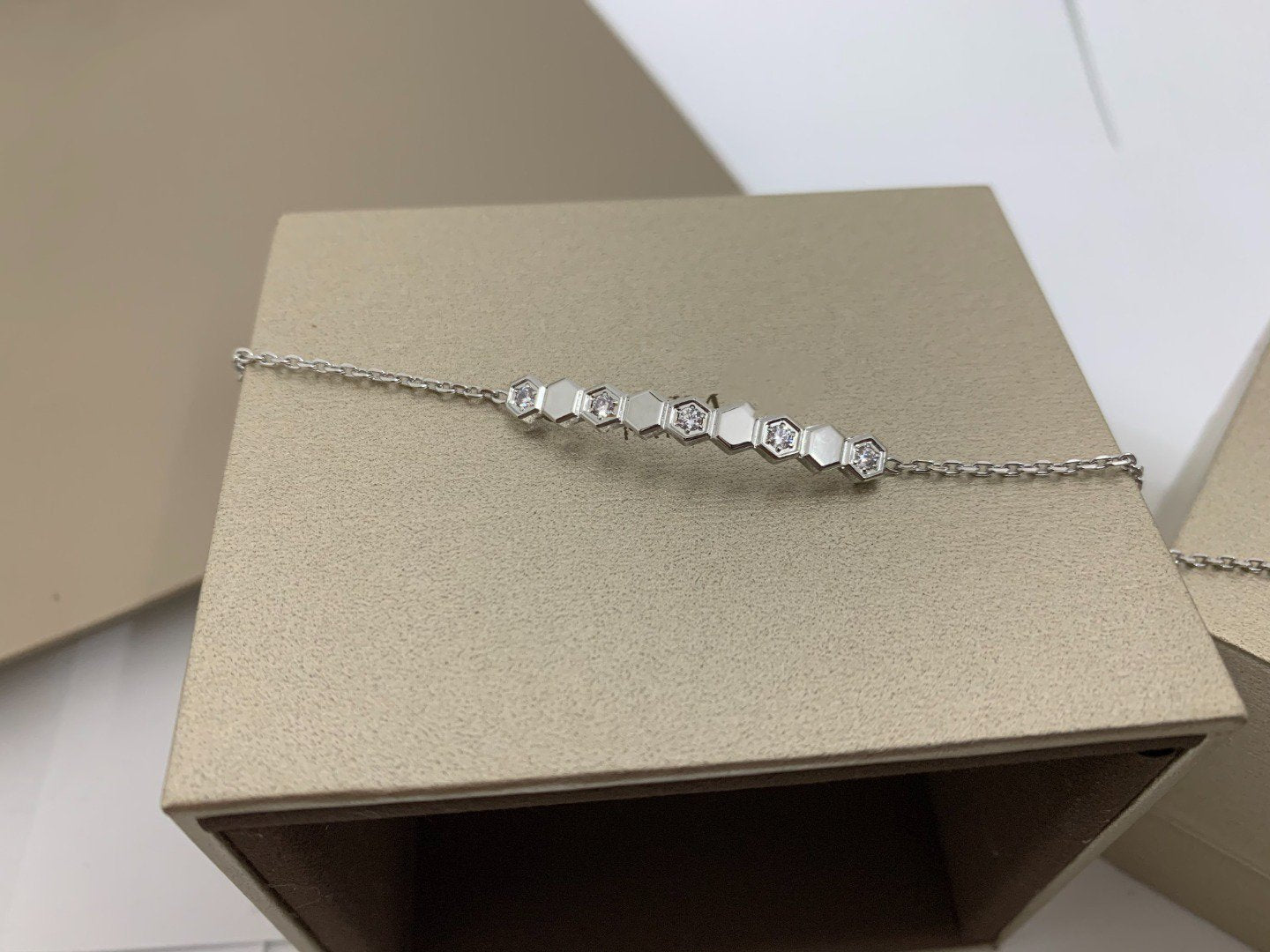 ¡®Lumi¡¯BEE LOVE BRACELET DIAMOND