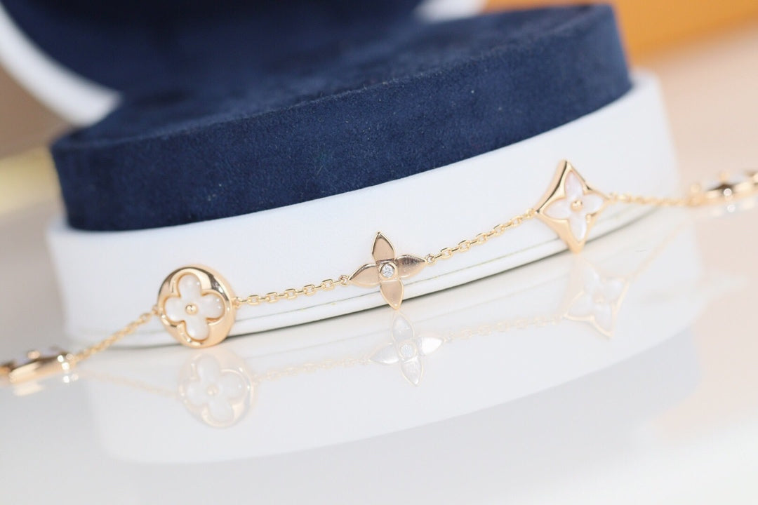 ¡®Lumi¡¯LEAF CLOVER BRACELET