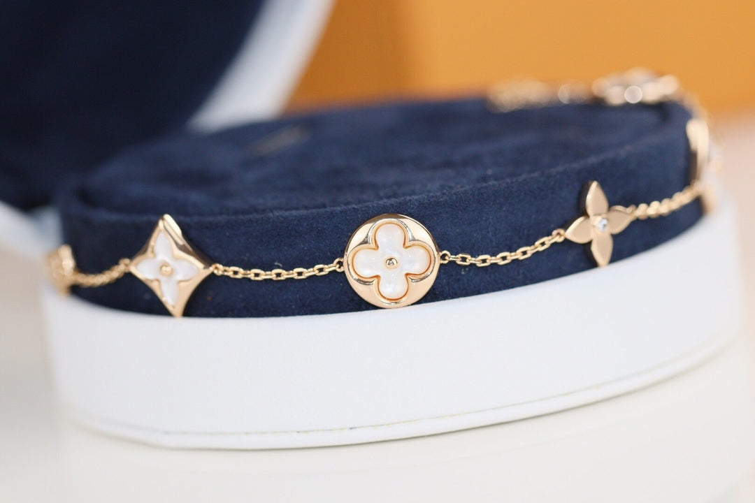 ¡®Lumi¡¯LEAF CLOVER BRACELET