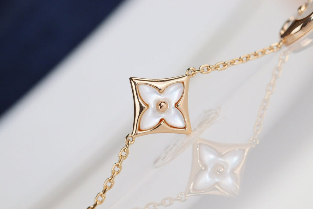 ¡®Lumi¡¯LEAF CLOVER BRACELET