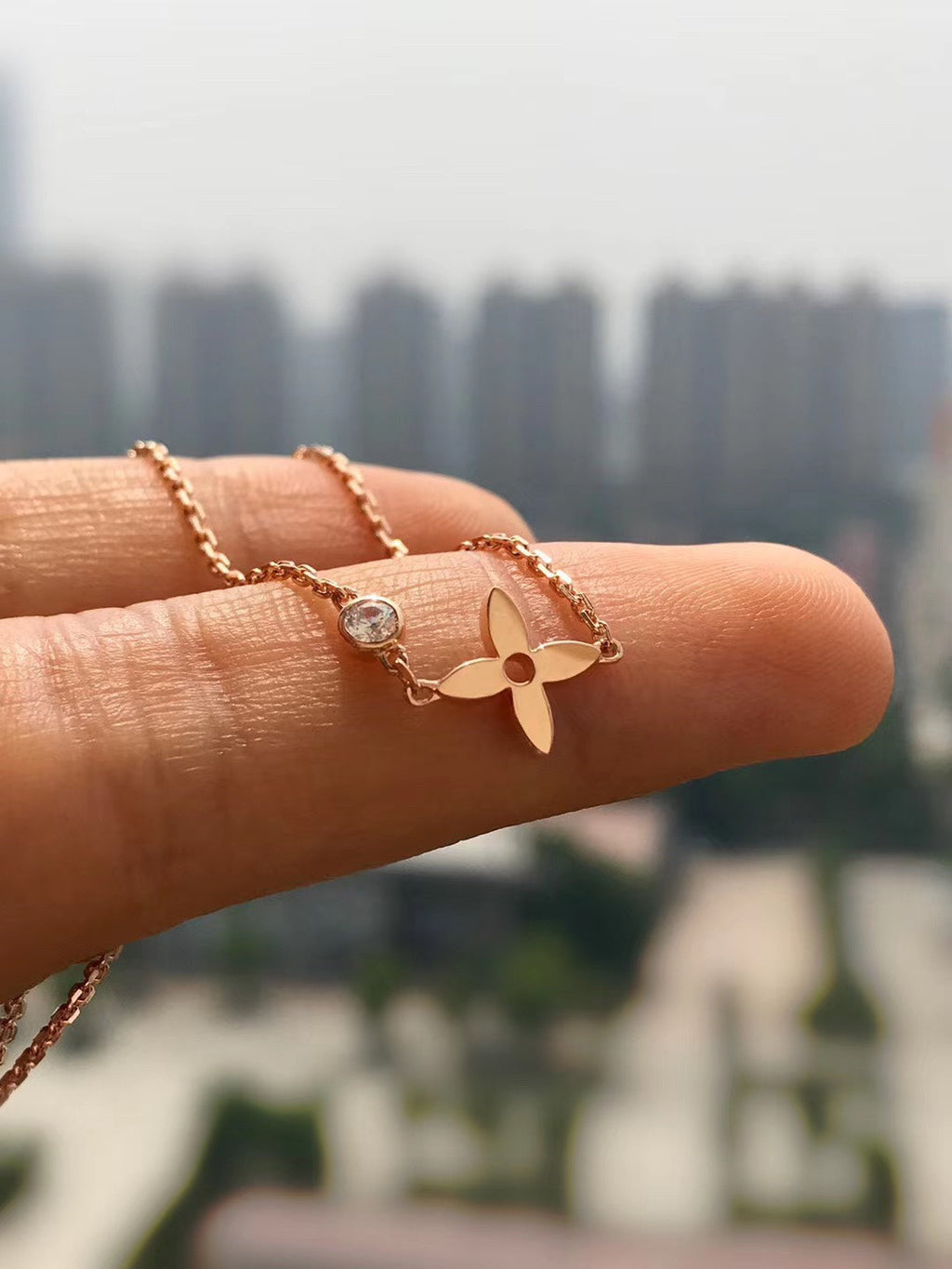 ¡®Lumi¡¯BLOSSOM PENDANT PINK GOLD AND DIAMOND