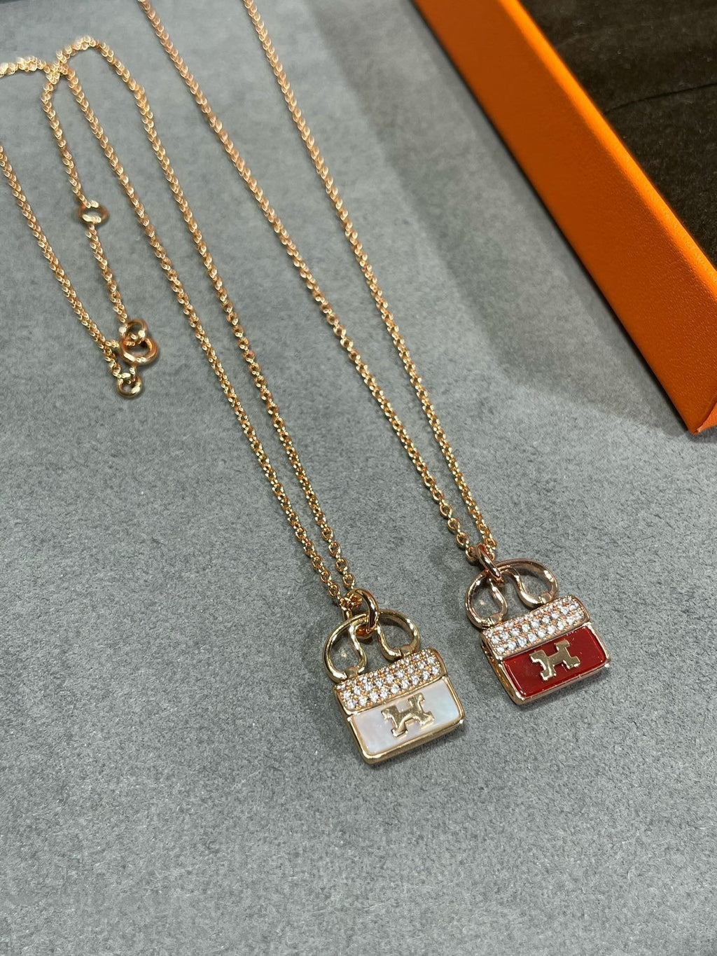 ¡®Lumi¡¯H CIRCE MOISSANITE PENDANT NECKLACE GOLD