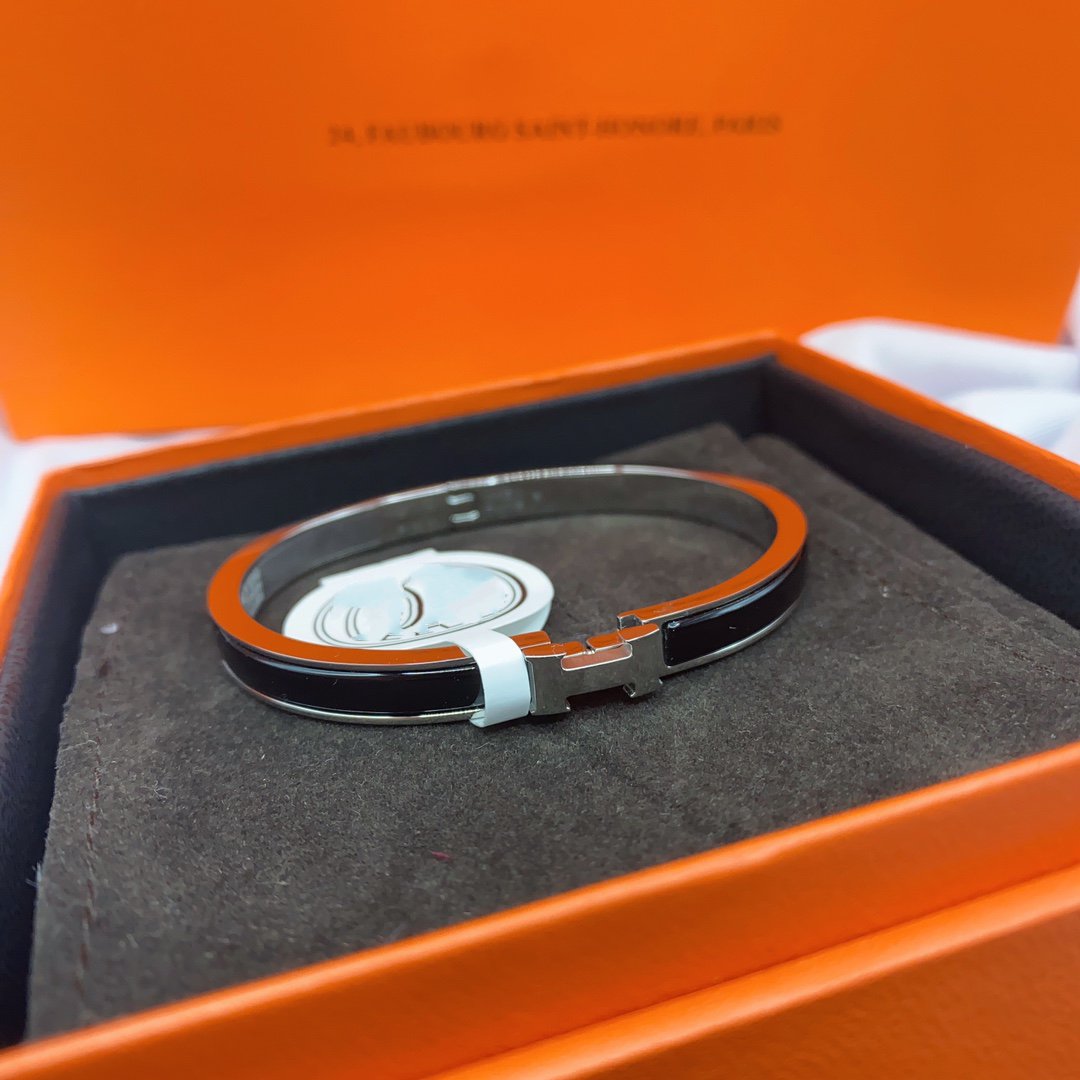 ¡®Lumi¡¯CLASSIC HM CLIC BLACK 8MM ENAMEL BRACELET