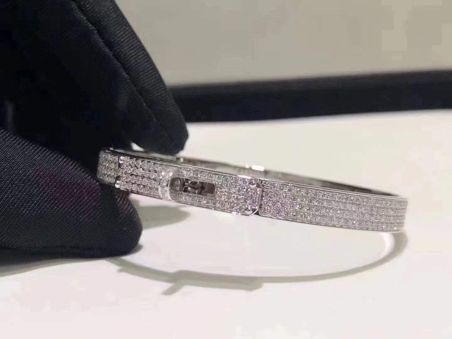 ¡®Lumi¡¯HM KELLY BRACELET IN SILVER AND FULL PAVE DIAMOND