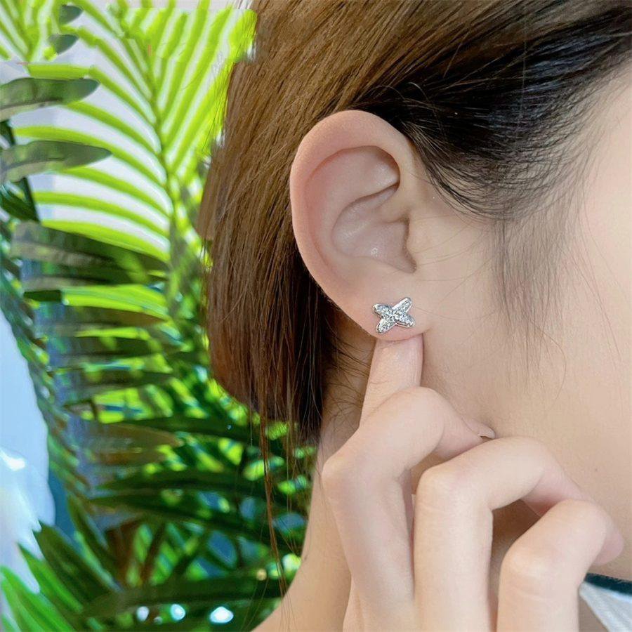 ¡®Lumi¡¯JEUX DE SILVER DIAMOND EARRINGS
