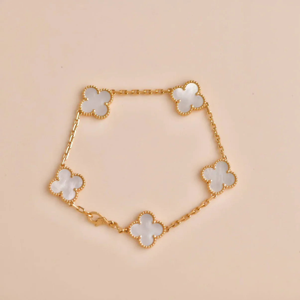 [Lumi jewelry]CLOVER WHITE PEARL MOP 5 MOTIF BRACELET COLLECTION