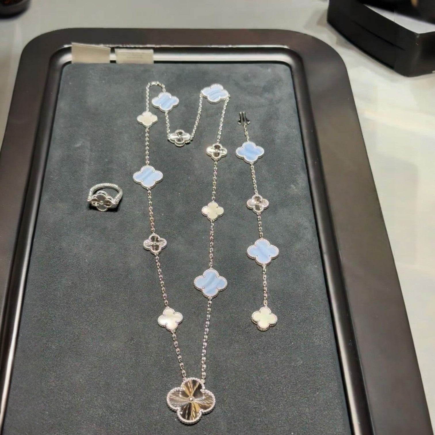 [Lumi jewelry]DETACHABLE CLOVER 15(11+4) FLOWER SILVER NECKLACE SET