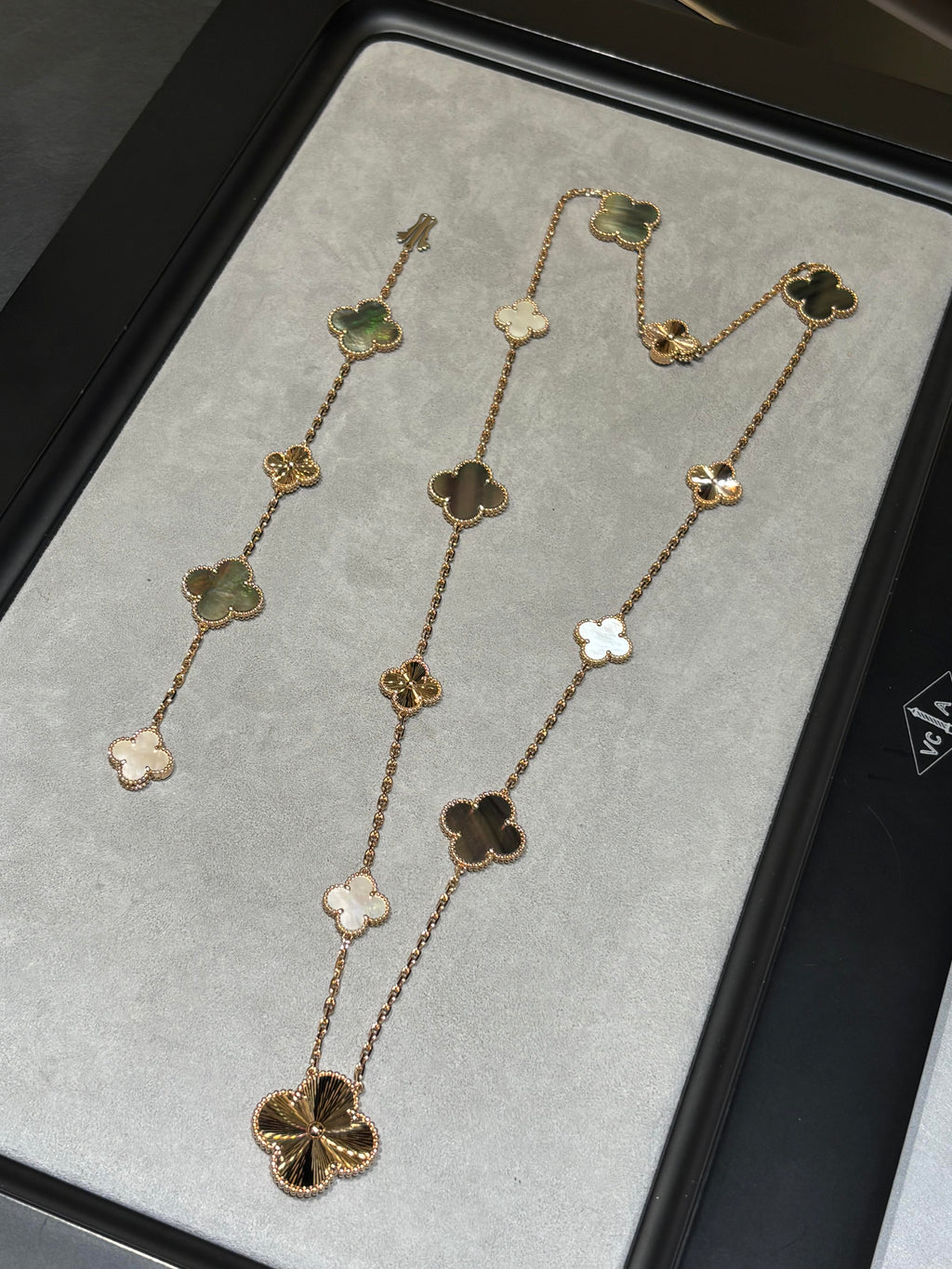[¡®Lumi¡¯] 25 NEW CLOVER 15 MOTIFS GRAY MOTHER-OF-PEARL