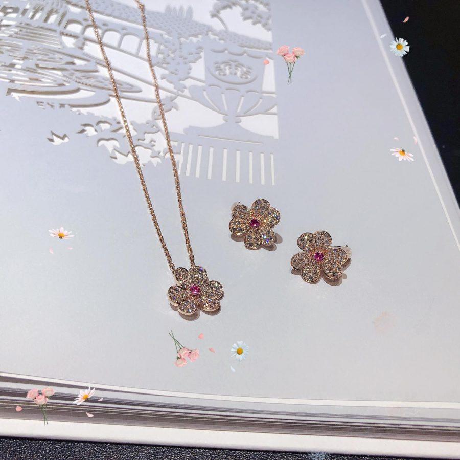 ¡®Lumi¡¯FRIVOLE ROSE GOLD FLOWER DIAMOND NECKLACE