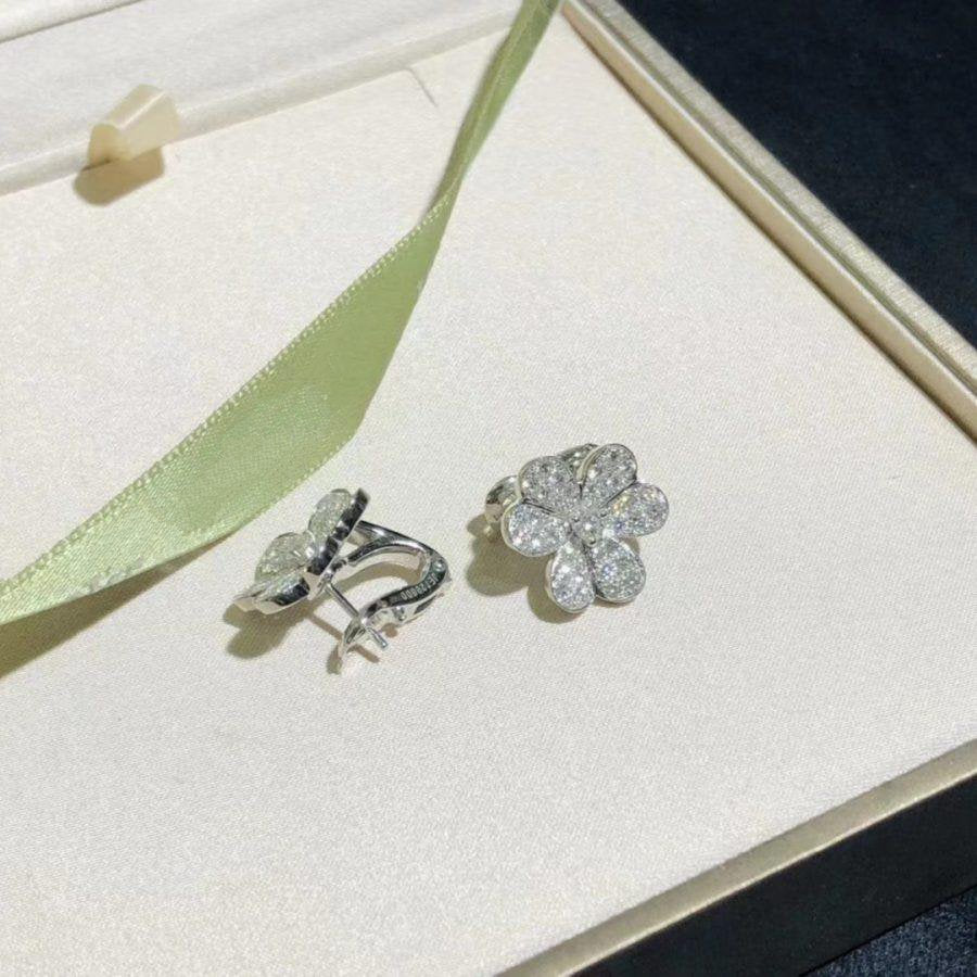 ¡®Lumi¡¯FRIVOLE SILVER FLOWER DIAMOND EARRINGS