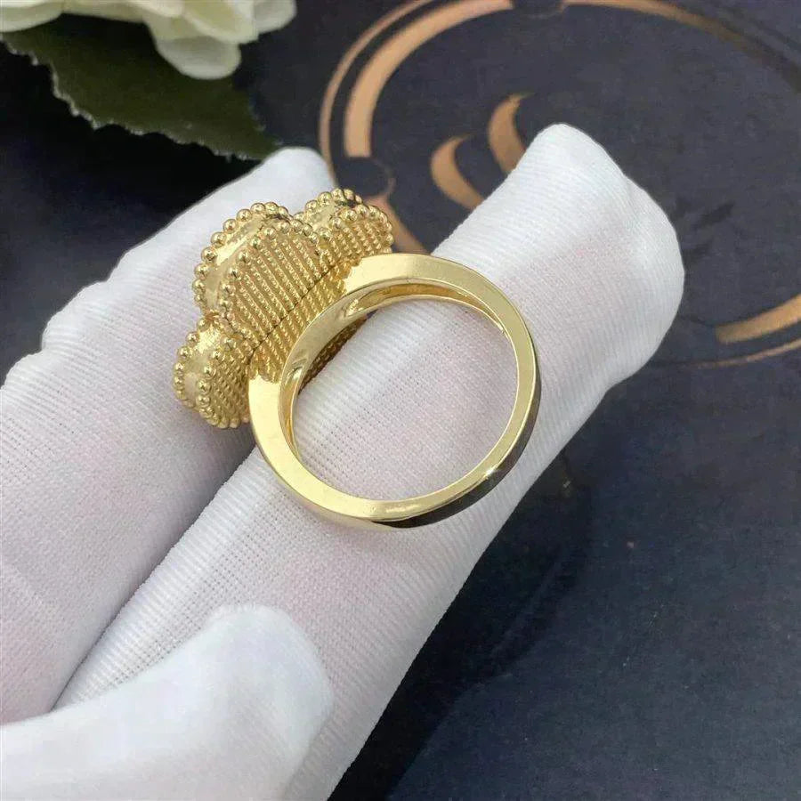 ¡®Lumi¡¯CLOVER WHITE MOP RING