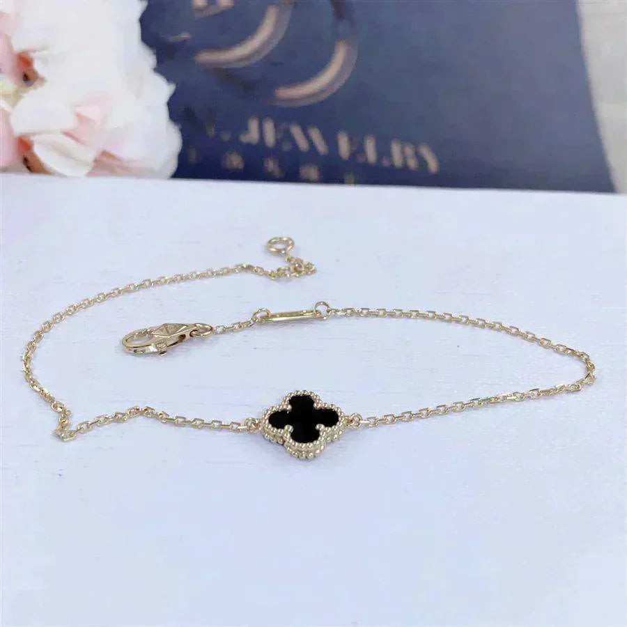 ¡®Lumi¡¯CLOVER ONYX SINGLE FLOWER BRACELET