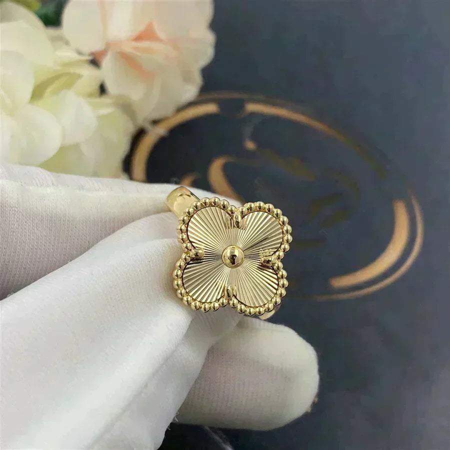 ¡®Lumi¡¯CLOVER GOLD RING