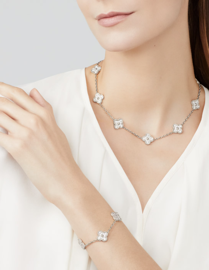 [¡®Lumi¡¯]CLOVER 10 MOTIFS FULL DIAMOND NECKLACE