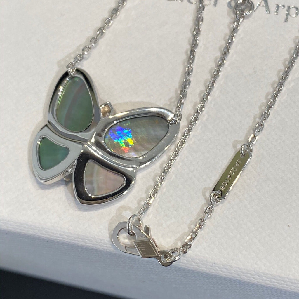 ¡®Lumi¡¯LARGE BUTTERFLY SILVER PENDANT DIAMOND NECKLACE