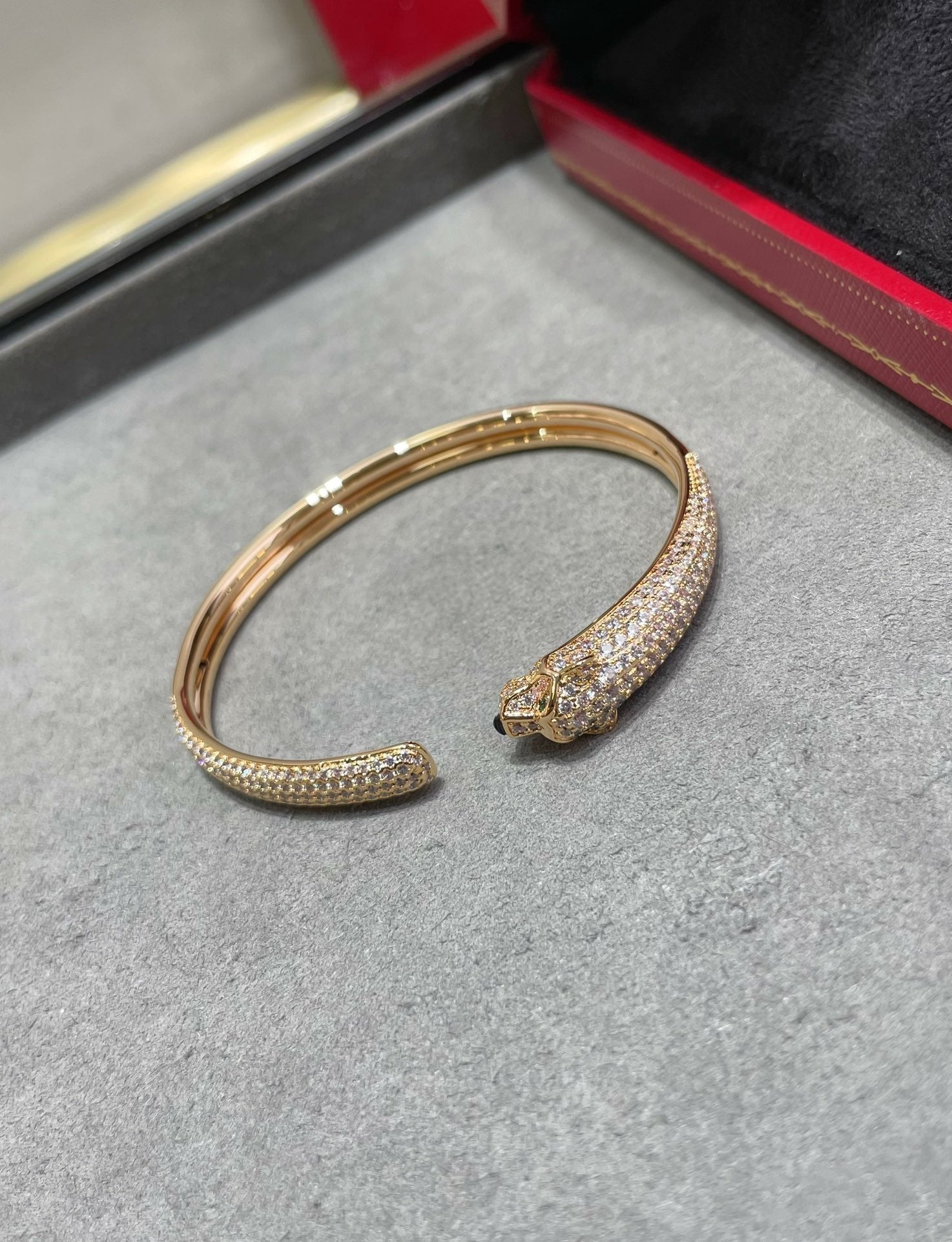 ¡®Lumi¡¯PANTHERE FULL DIAMOND OPEN BRACELET